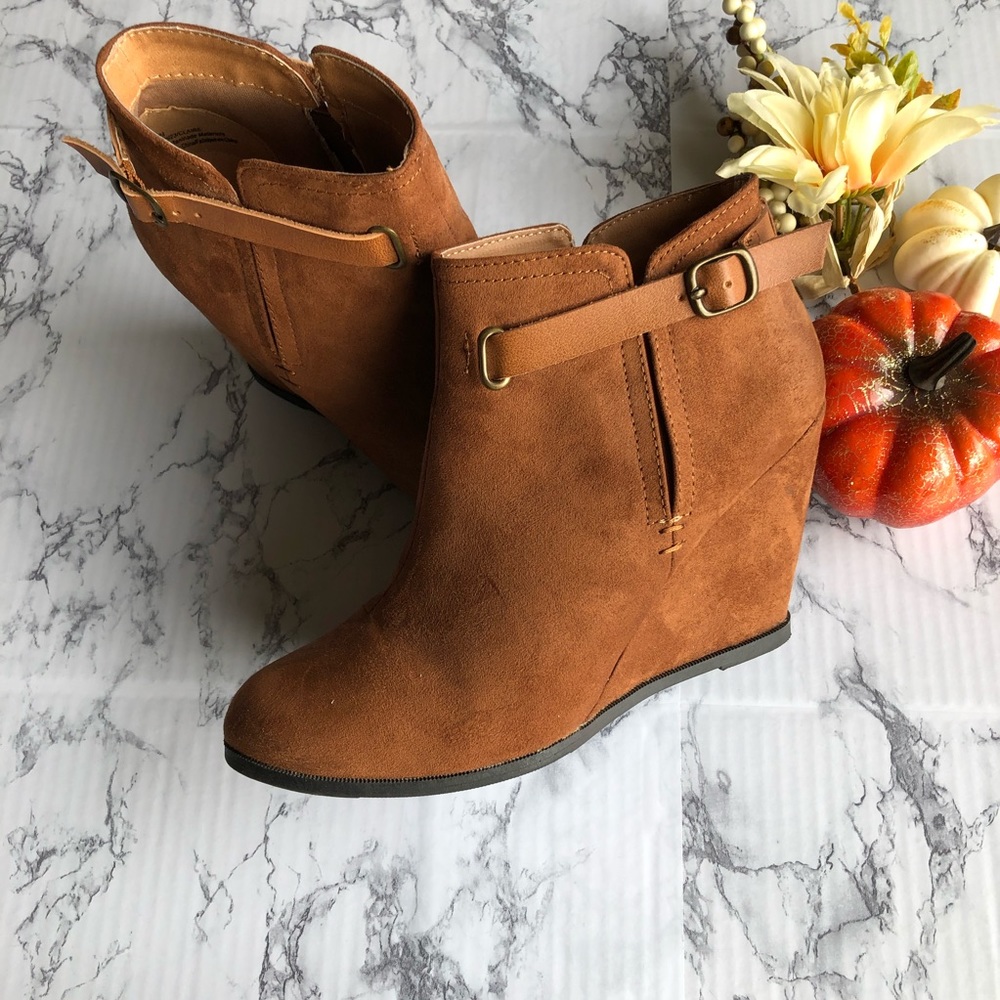Maurice’s wedged bootie